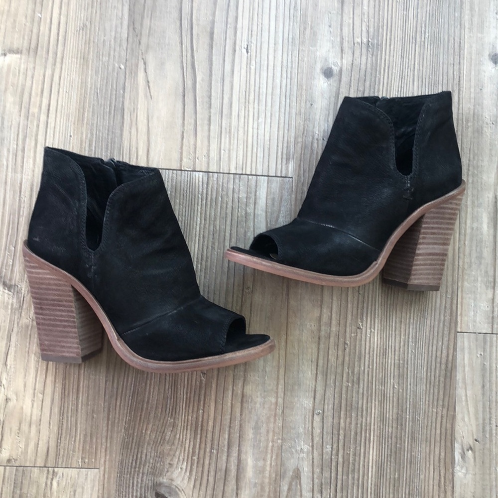 NWOT Vince Camuto High-heel Sandals